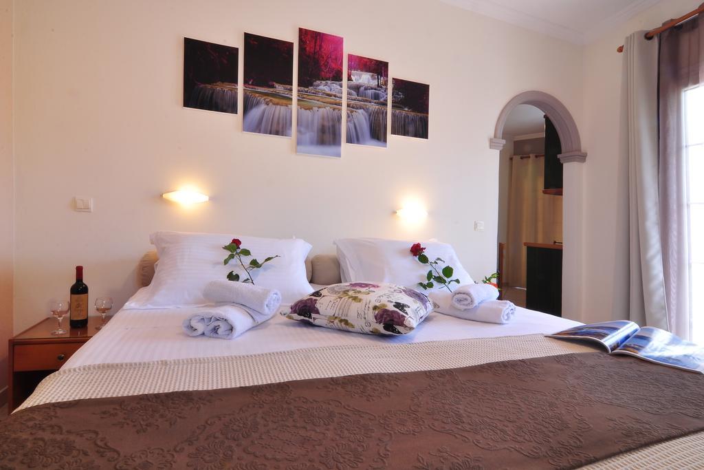 Rolandos Apartments Agios Gordios  Exteriör bild