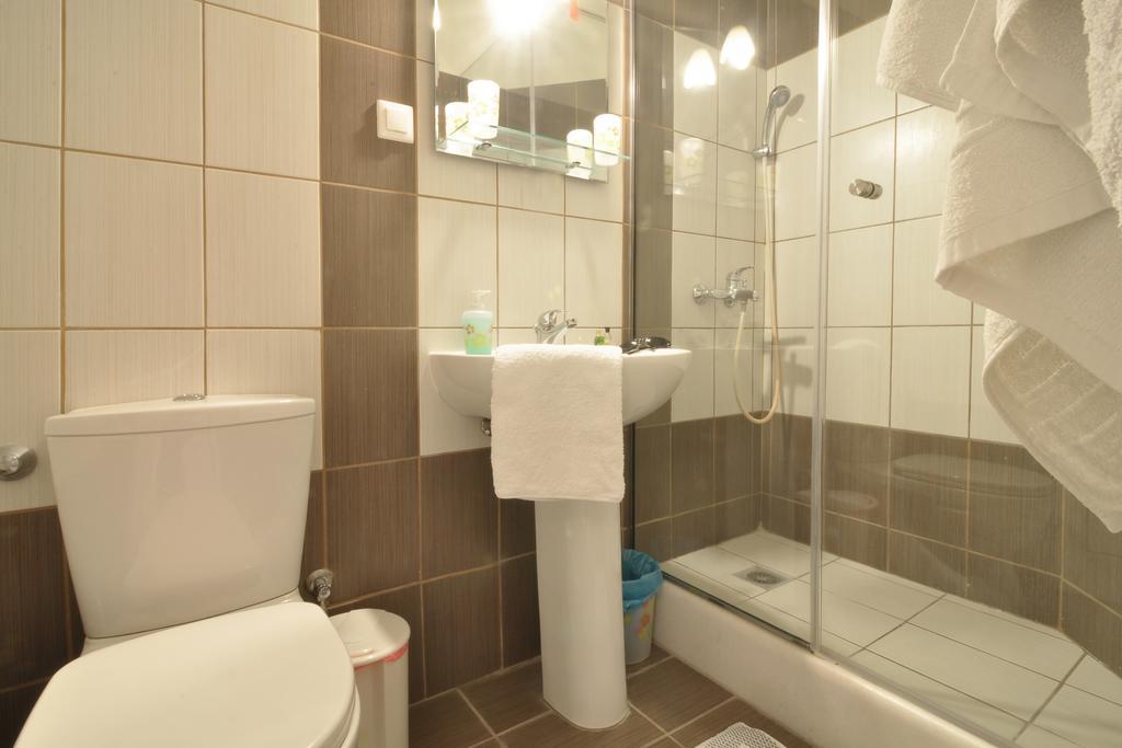 Rolandos Apartments Agios Gordios  Exteriör bild