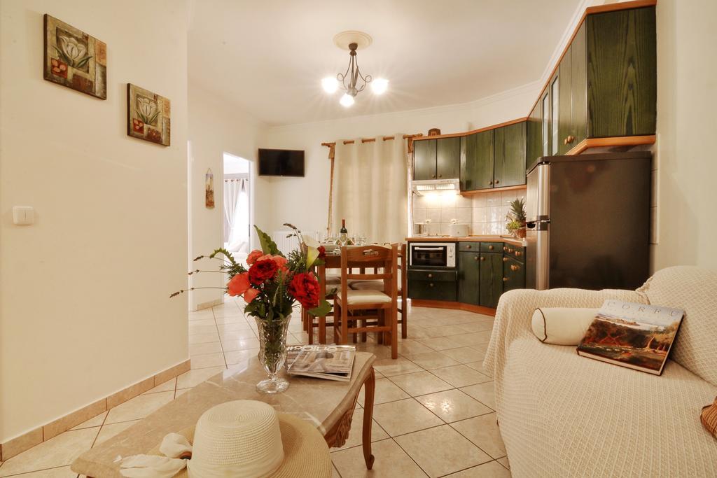 Rolandos Apartments Agios Gordios  Exteriör bild
